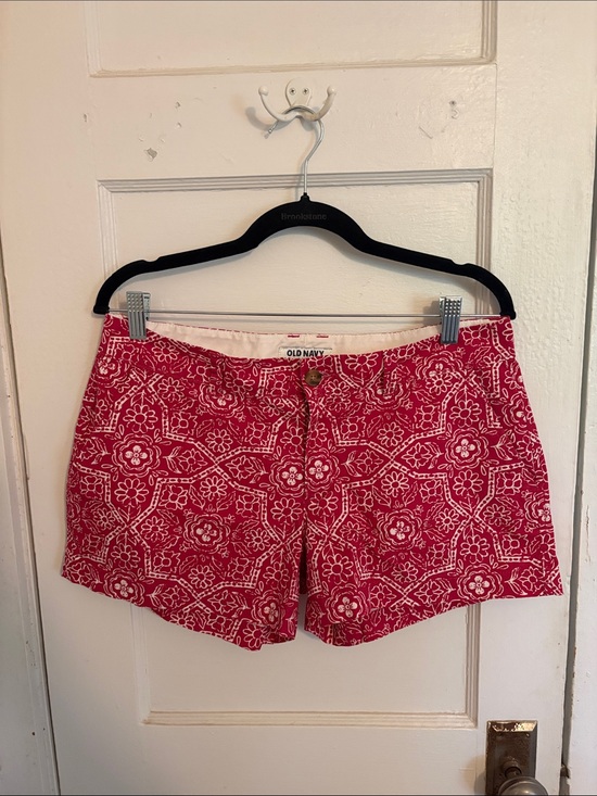 Old Navy Pants - Old Navy Red Floral-Print Women’s Shorts